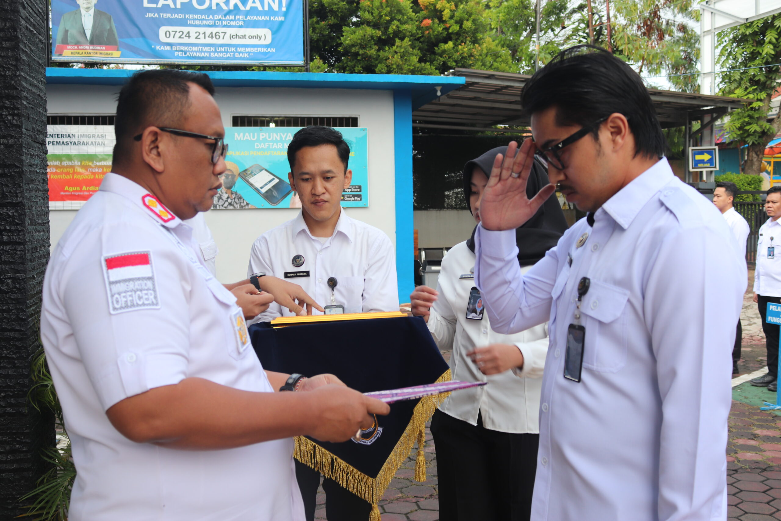 Apel Pagi Imigrasi Kotabumi, Disiplin Diperkuat Penghargaan Teladan Diserahkan