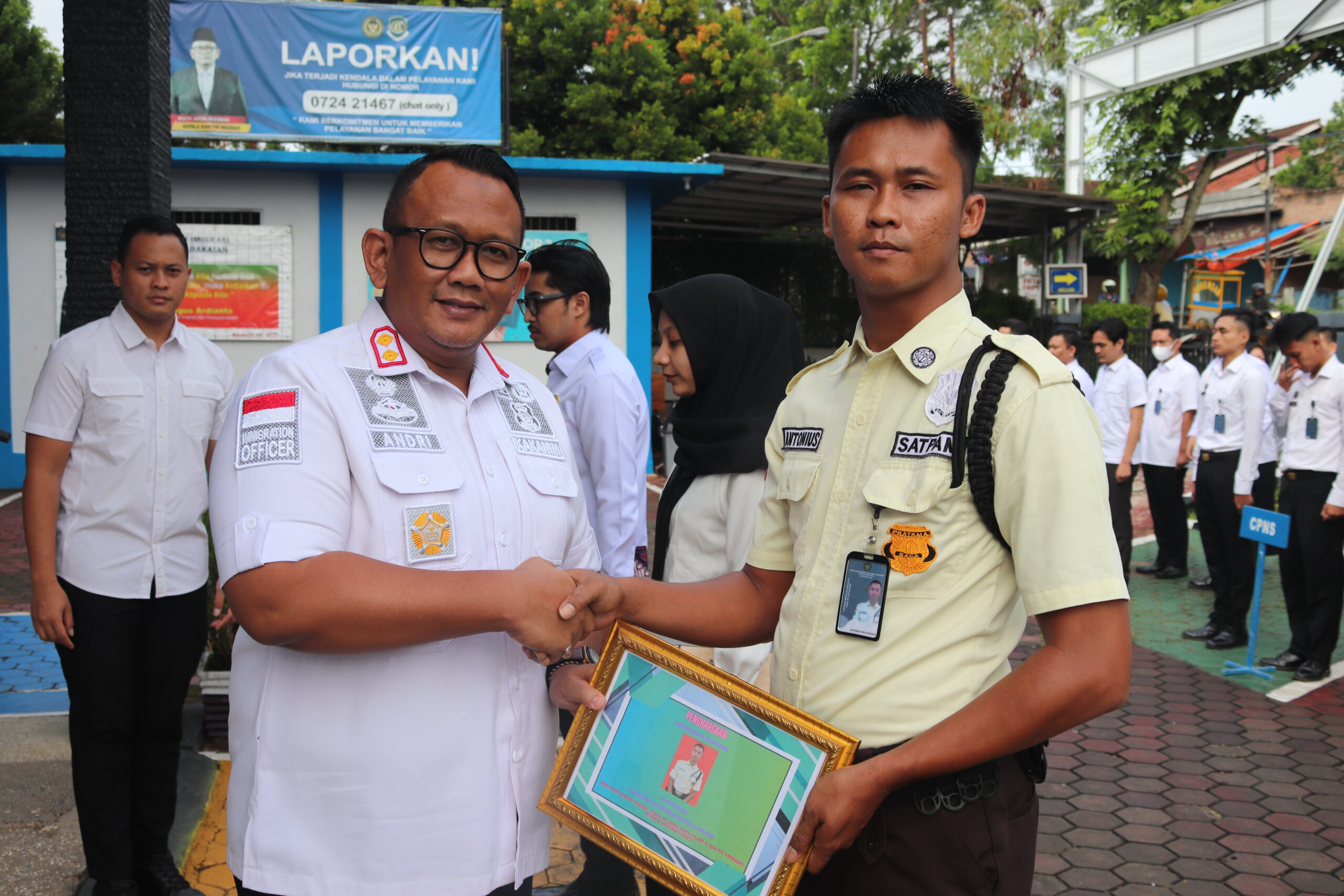 Apel Pagi Imigrasi Kotabumi, Disiplin Diperkuat Penghargaan Teladan Diserahkan
