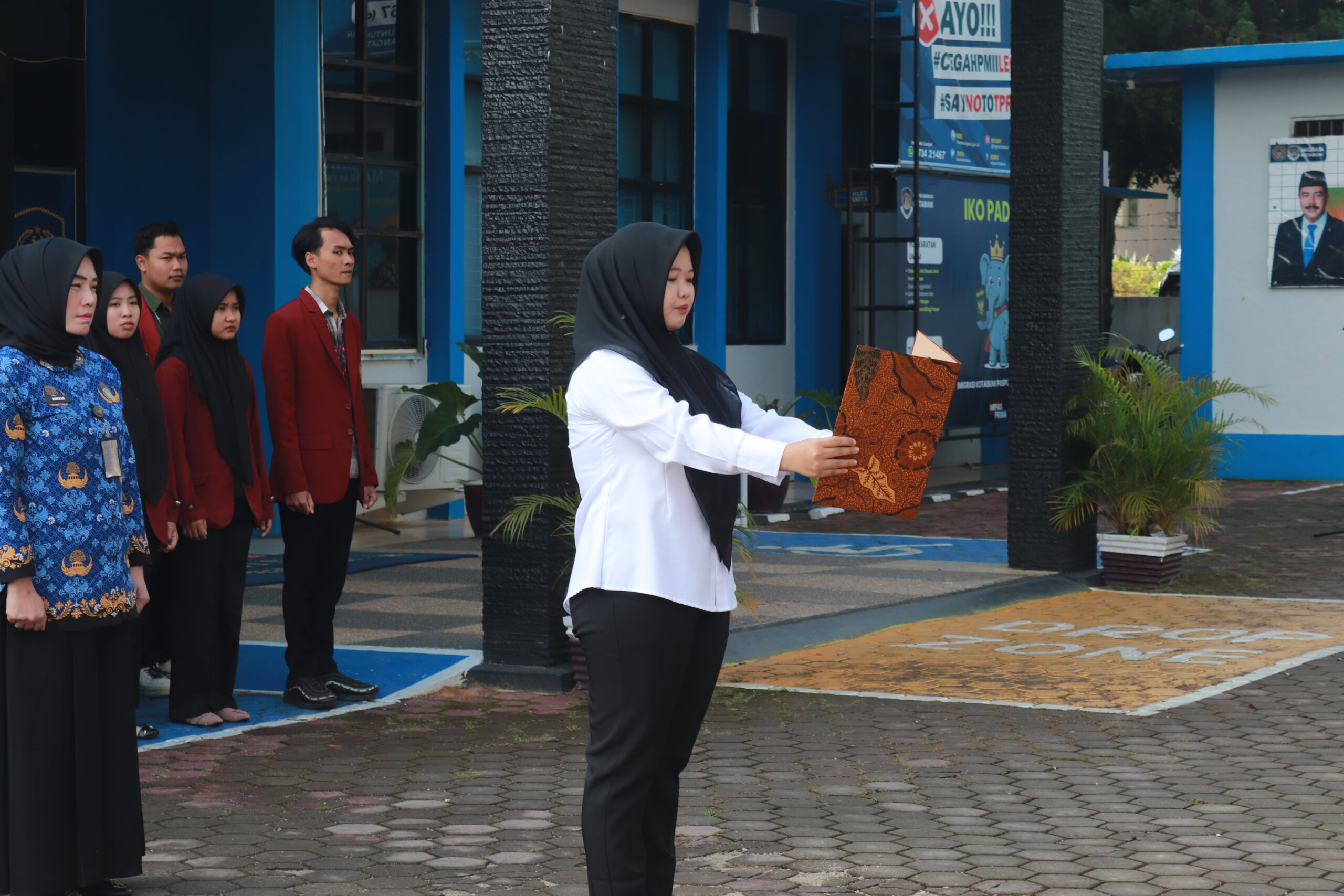 Perempuan Berdaya Menuju Indonesia Emas 2045, Imigrasi Kotabumi Gelar Upacara Hari Ibu