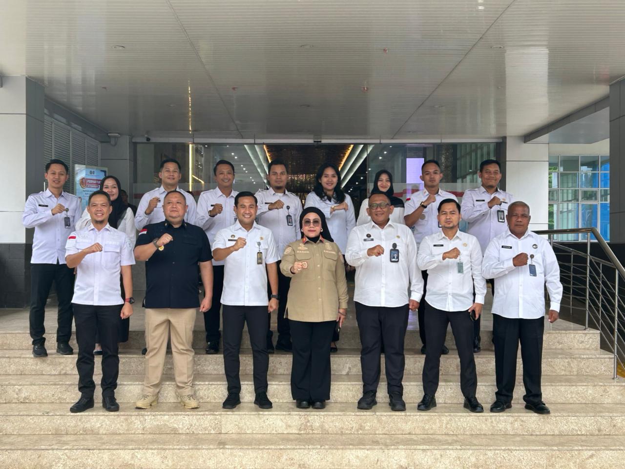Kantor Imigrasi Kelas III Non TPI Kotabumi melaksanakan kegiatan Studi Tiru Reformasi Birokrasi Tahun 2025 ke Kantor Imigrasi Kelas I Non TPI Bogor pada Selasa, 2 Desember 2025. Pelaksanaan studi tiru ini bertujuan untuk memperkuat pemahaman, referensi, serta kesiapan Kantor Imigrasi Kotabumi dalam merencanakan renovasi bangunan pada tahun anggaran 2026.