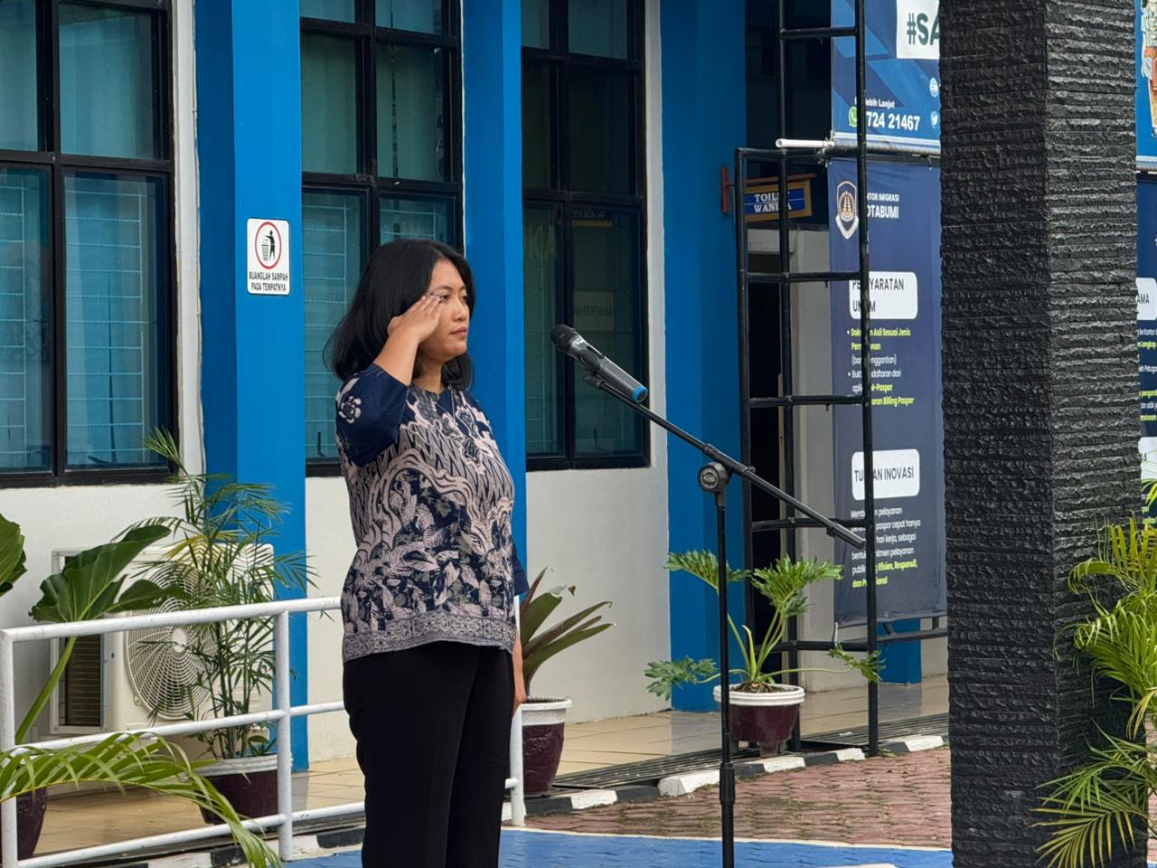 Kasubsi Intalkim Pimpin Apel Sore Imigrasi Kotabumi dan Sampaikan Imbauan Akhir Pekan