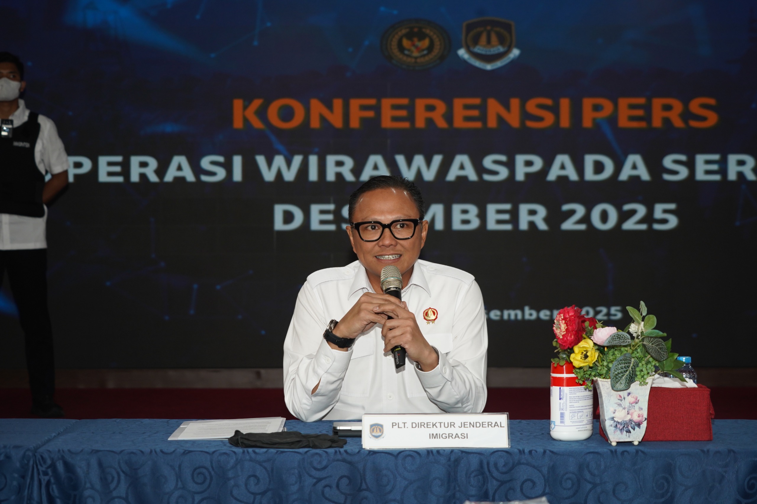 Operasi Wirawaspada dan Pertambangan, Imigrasi Amankan 220 WNA Diduga Melanggar Izin Tinggal