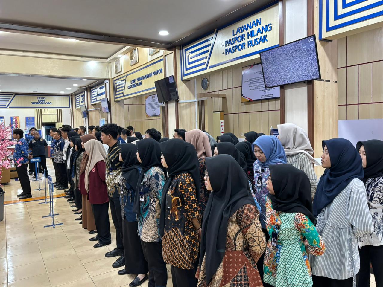 Imigrasi Kotabumi Laksanakan Apel Sore untuk Perkuat Disiplin Pegawai