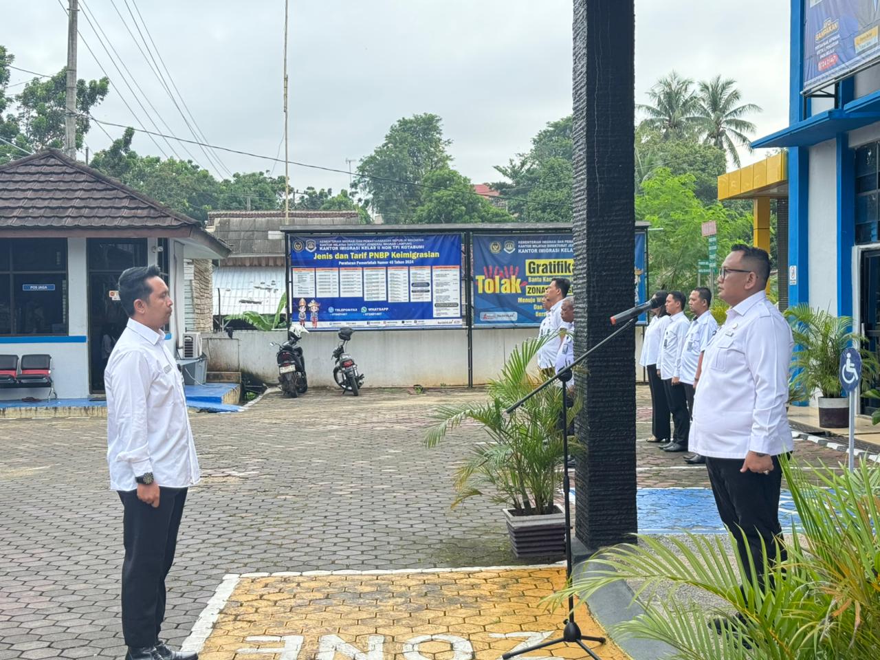 Apel Pagi Terakhir Kepala Kantor Imigrasi Kotabumi, Sampaikan Ucapan Natal dan Pesan Disiplin