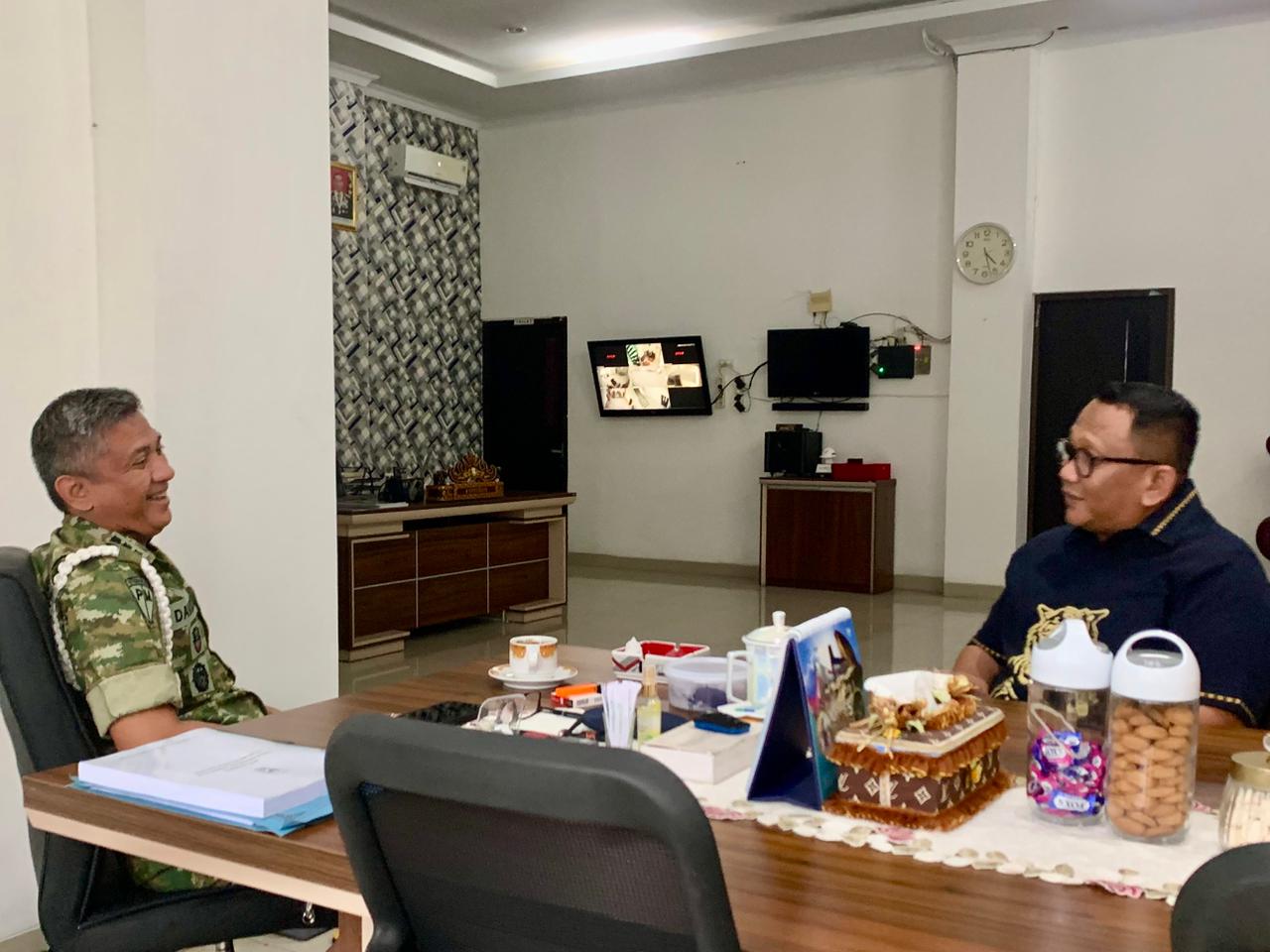 Perkuat Silaturahmi, Kepala Kantor Imigrasi Kotabumi Lakukan Kunjungan Pamitan ke Danpomdam XXI/Radin Inten