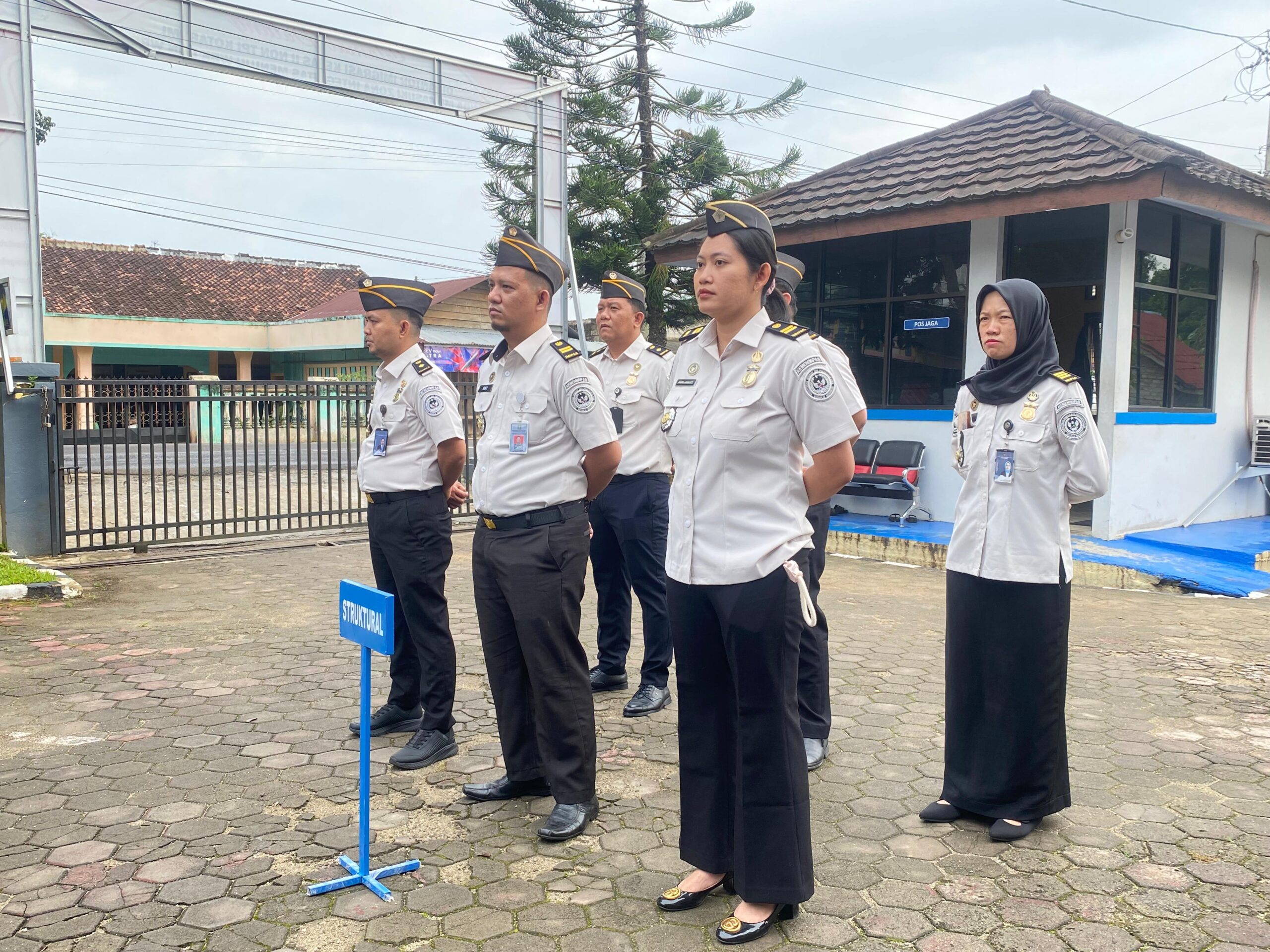 Apel Pagi Perkuat Disiplin dan Kekompakan Pegawai Imigrasi Kotabumi