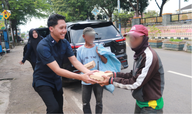 Kegiatan Jumat Berkah Kantor Imigrasi Kotabumi dalam Menumbuhkan Nilai Kepedulian dan Kebersamaan