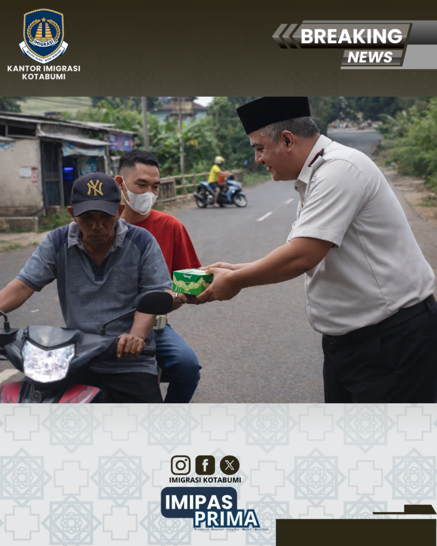 Kantor Imigrasi Kelas II Non TPI Kotabumi Berbagi Takjil kepada Masyarakat