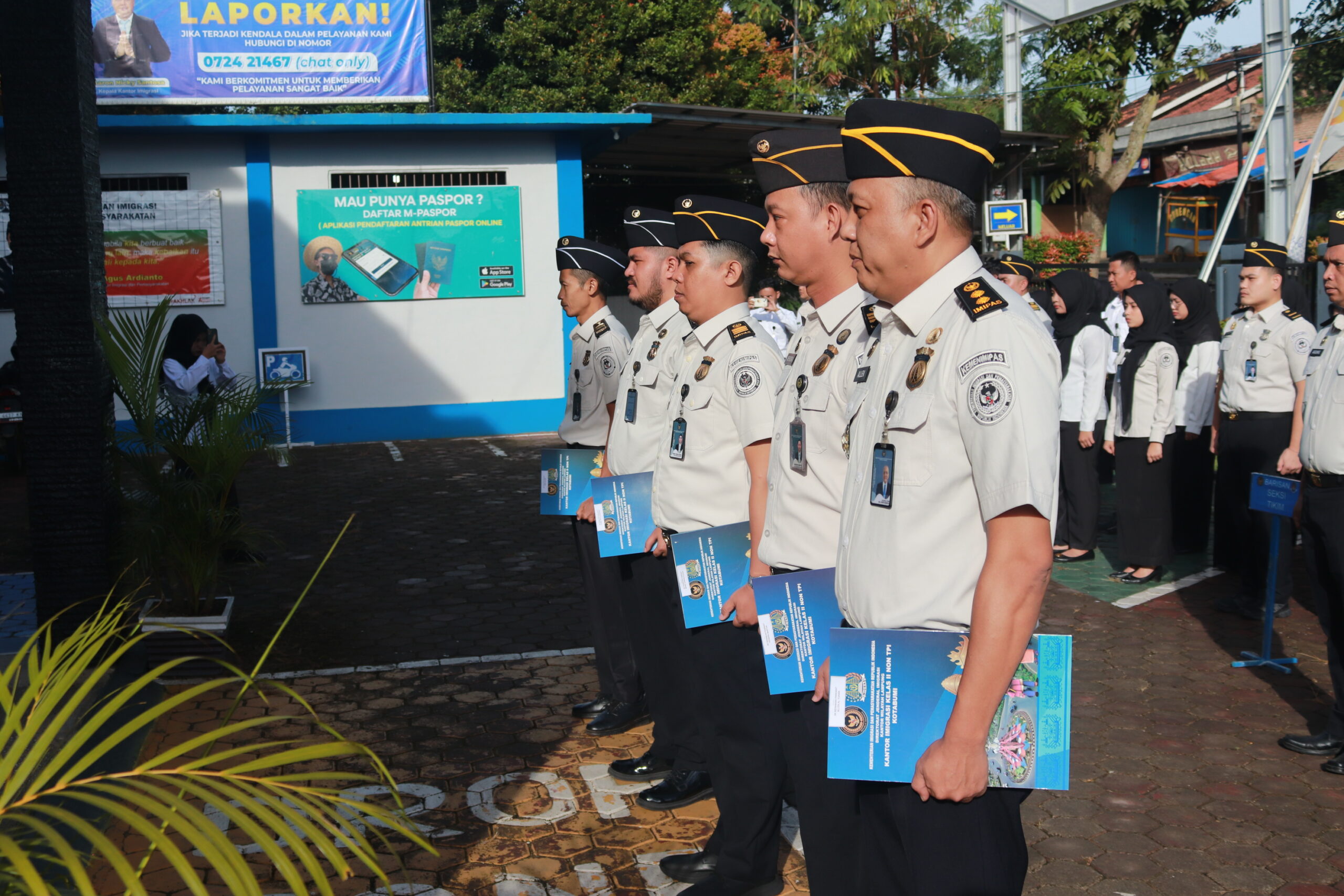 Apel Pagi dan Penyematan Kenaikan Pangkat Pegawai di Kantor Imigrasi Kotabumi