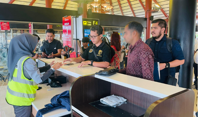 Kantor Imigrasi Kotabumi Laksanakan Pendeportasian WNA Asal Bangladesh