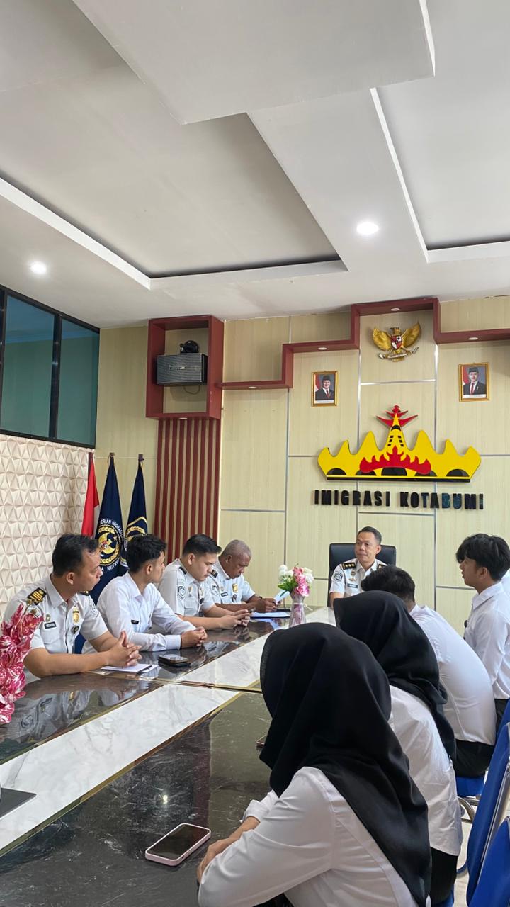 Rapat Penyusutan dan Pemusnahan Arsip Guna Wujudkan Tertib Administrasi di Kantor Imigrasi Kotabumi