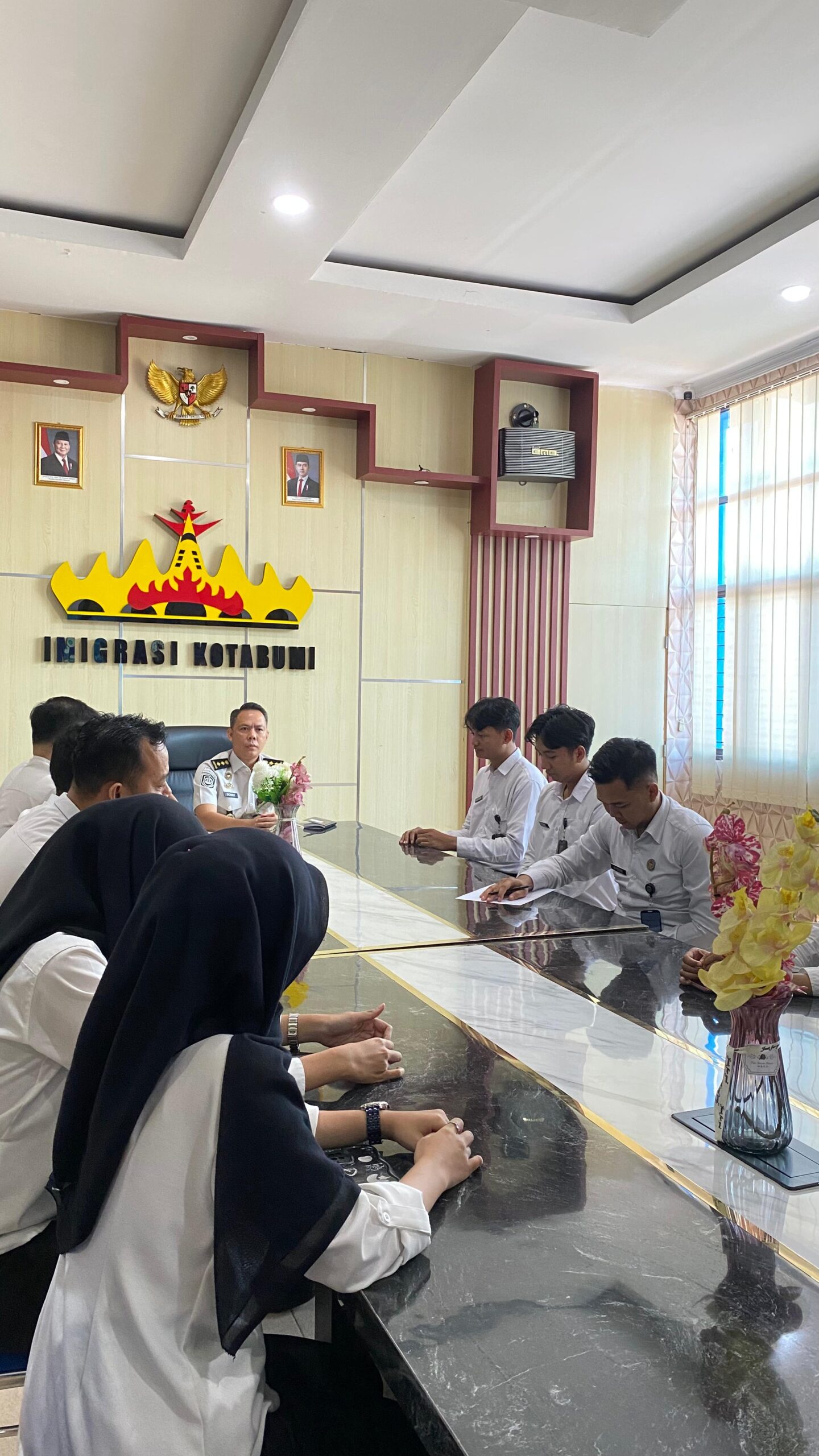 Rapat Penyusutan dan Pemusnahan Arsip Guna Wujudkan Tertib Administrasi di Kantor Imigrasi Kotabumi