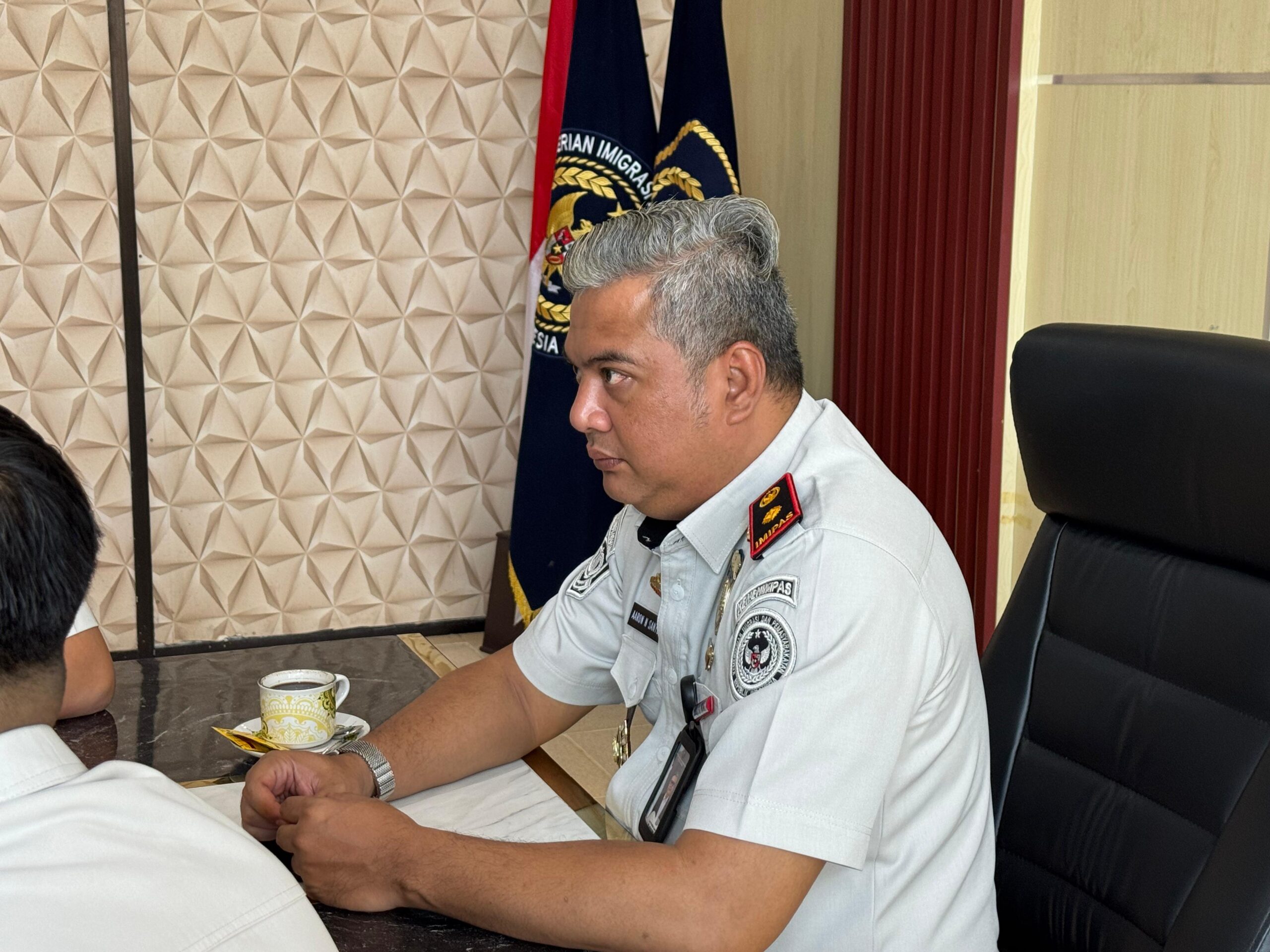 Pengarahan Umum Dirjen Imigrasi: Penguatan Tugas dan Fungsi Keimigrasian Melalui Zoom di Aula Kantor