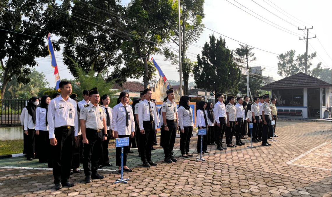 Penguatan Kebersihan, Pelayanan, dan Integritas dalam Apel Pagi Pegawai