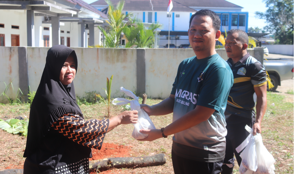 Kantor Imigrasi Kelas II Non TPI Kotabumi Laksanakan Pemotongan Hewan Qurban Idul Adha 1447 H / 2026 M