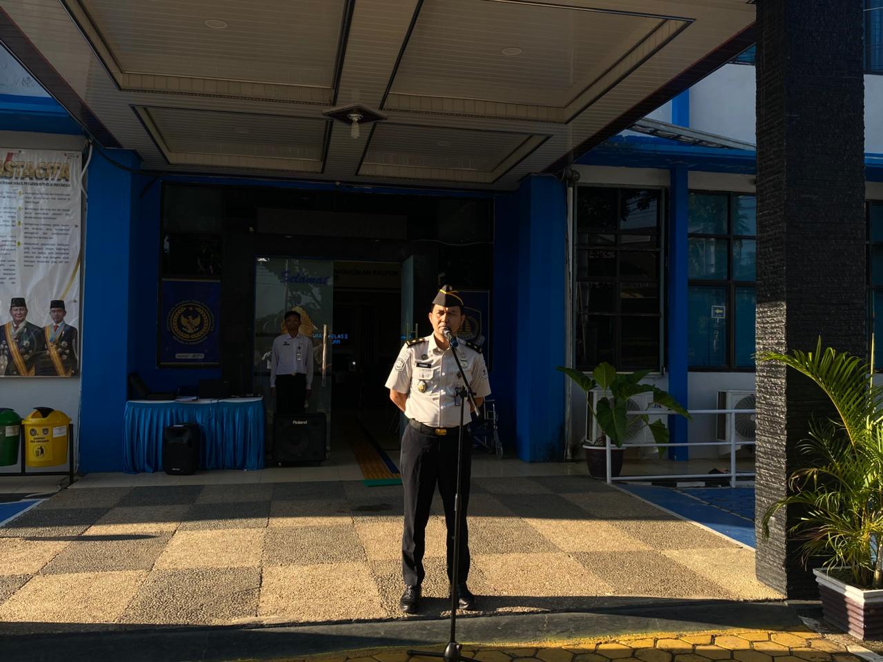 Apel Pagi Imigrasi Kotabumi Tekankan Disiplin dan Kebersihan Lingkungan Kerja