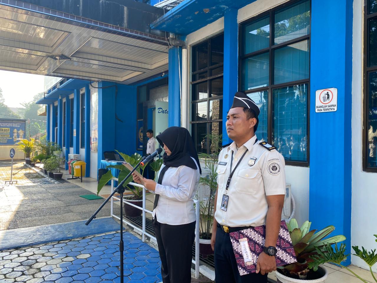 Apel Pagi Imigrasi Kotabumi Tekankan Disiplin dan Kebersihan Lingkungan Kerja