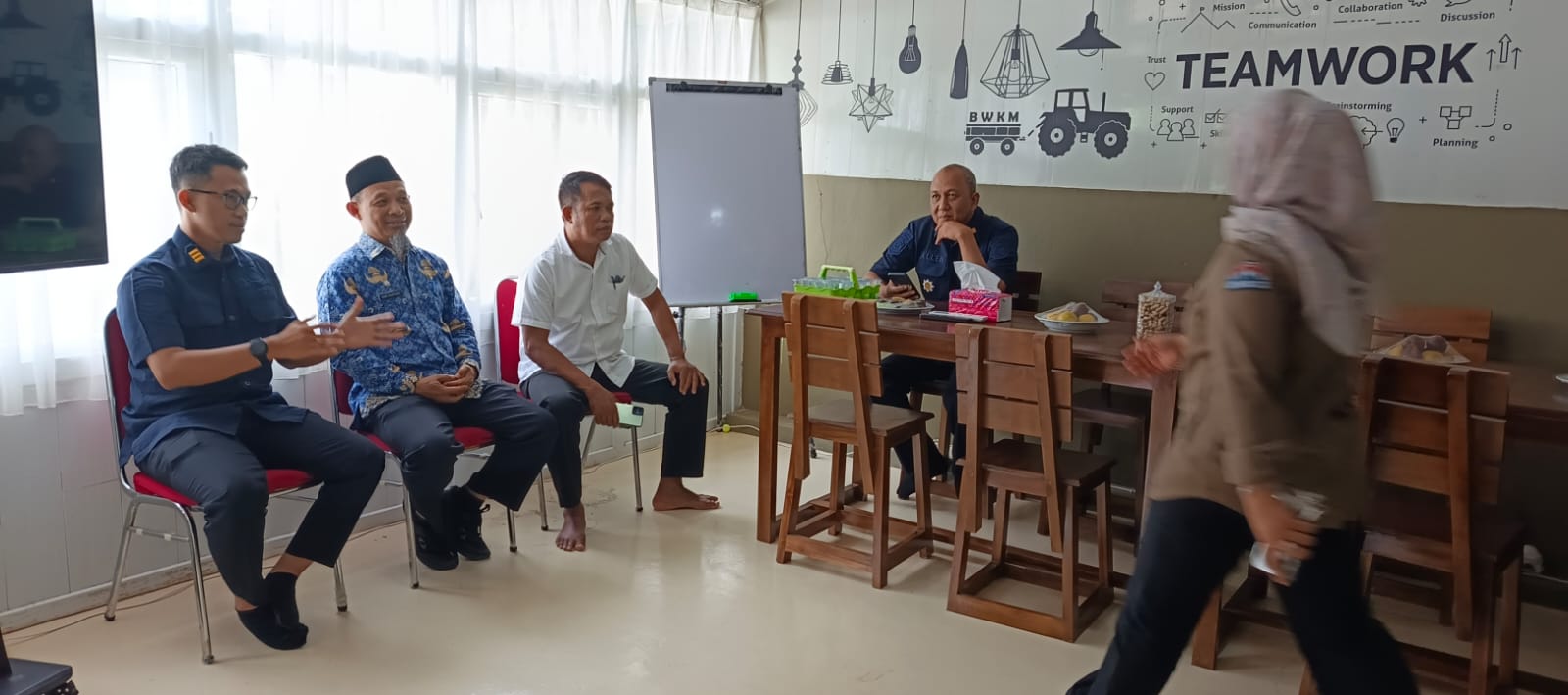 Perkuat Pengawasan Orang Asing, Imigrasi Kotabumi Gelar Operasi Gabungan di Way Kanan