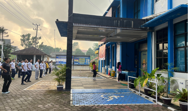 Senam Pagi Bersama Tingkatkan Kebugaran dan Semangat Kerja Pegawai