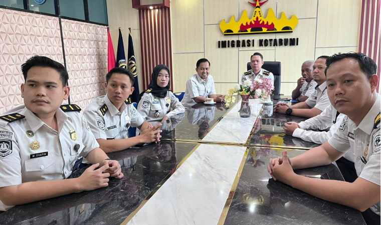 Kantor Imigrasi Kelas II Non TPI Kotabumi Ikuti Penguatan Pelaksanaan Tugas dan Fungsi Keimigrasian oleh Direktur Jenderal Imigrasi