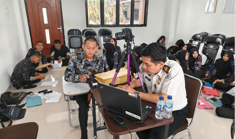 Imigrasi Kotabumi Hadirkan Layanan Eazy Paspor bagi 33 Pemohon di LPK JIEMA GROUP Indonesia