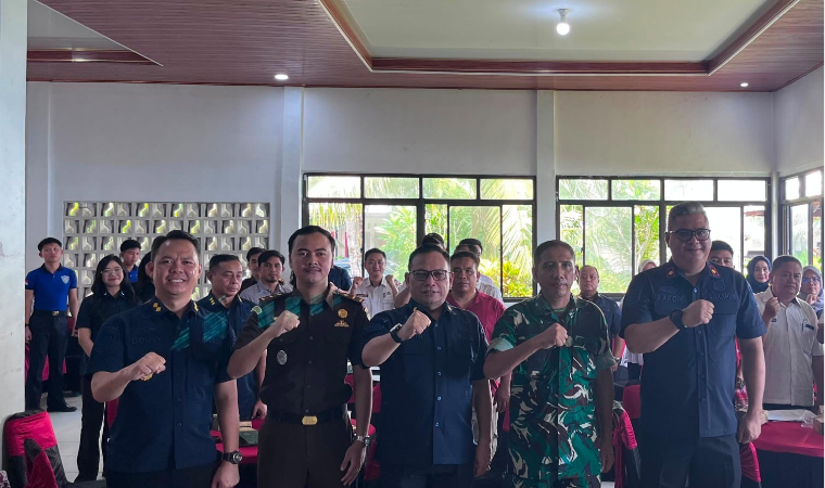 Kanim Lampung Utara Gelar Sosialisasi Layanan Data Keimigrasian di Pesisir Barat