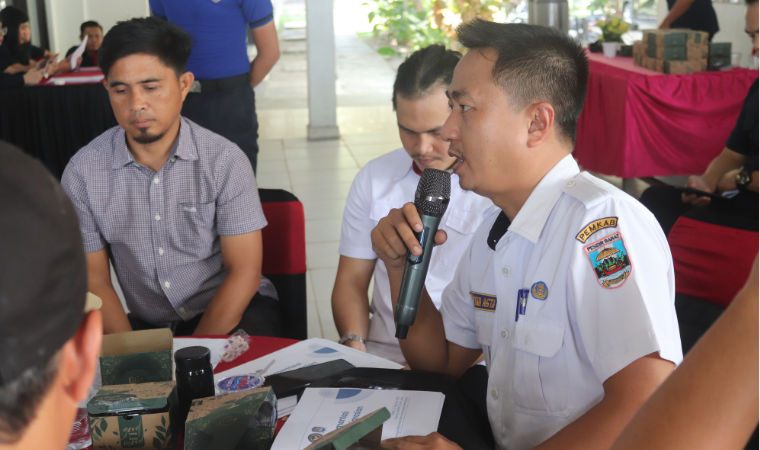 Kanim Lampung Utara Gelar Sosialisasi Layanan Data Keimigrasian di Pesisir Barat