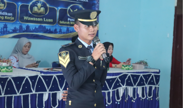 Taruna Poltekimipas Sosialisasikan Pendidikan Kedinasan di SMAN 3 Kotabumi