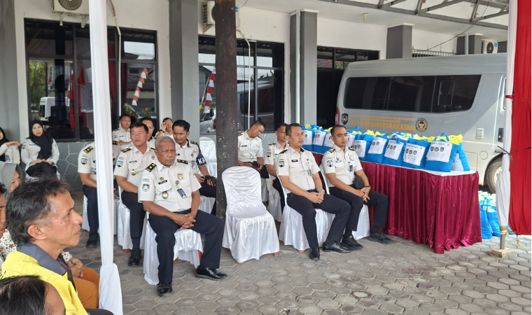 Kanim Lampung Utara Gelar Bakti Sosial Bersama UPT Kemenimipas Rayon Lampung Utara