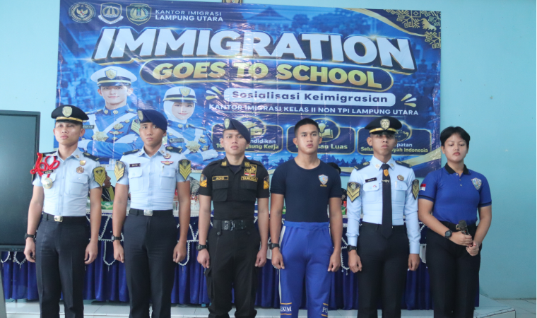 Taruna Poltekimipas Sosialisasikan Pendidikan Kedinasan di SMAN 3 Kotabumi