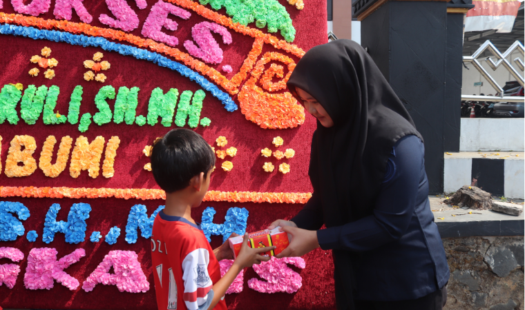 Jumat Berkah, Kantor Imigrasi Lampung Utara Berbagi Kepedulian kepada Masyarakat