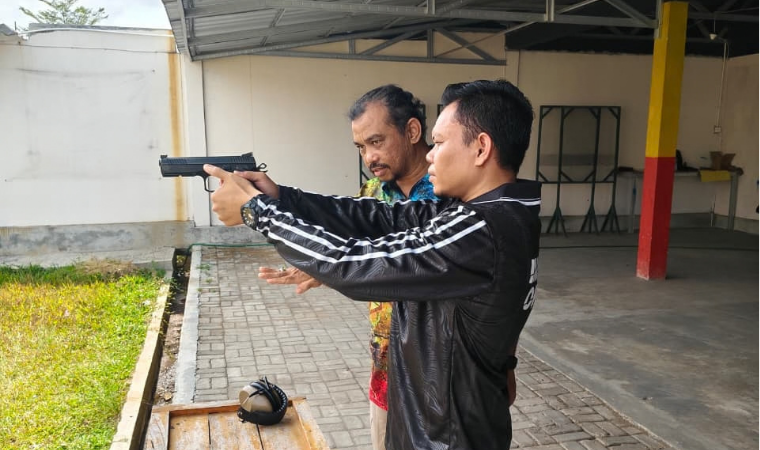 Kantor Imigrasi Lampung Utara Ikuti Latihan Menembak Tahun 2026