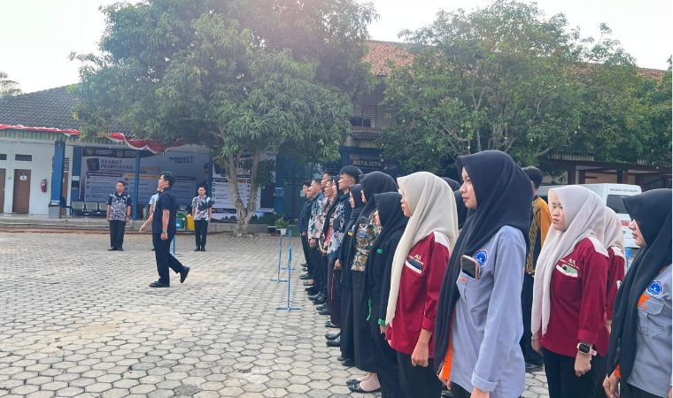 Perkuat Kedisiplinan dan Kebersihan Lingkungan Kerja, Imigrasi Lampung Utara Gelar Apel Sore